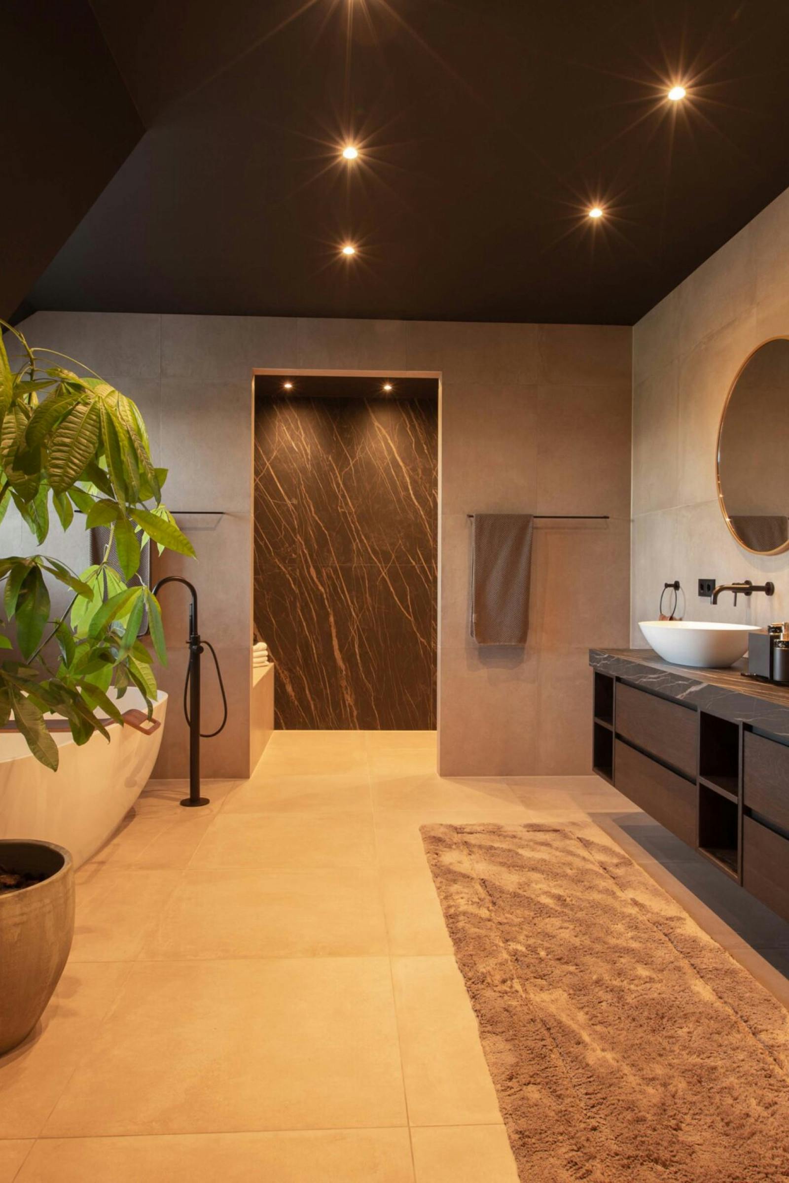 Kenmerken van een luxe badkamer ontwerp